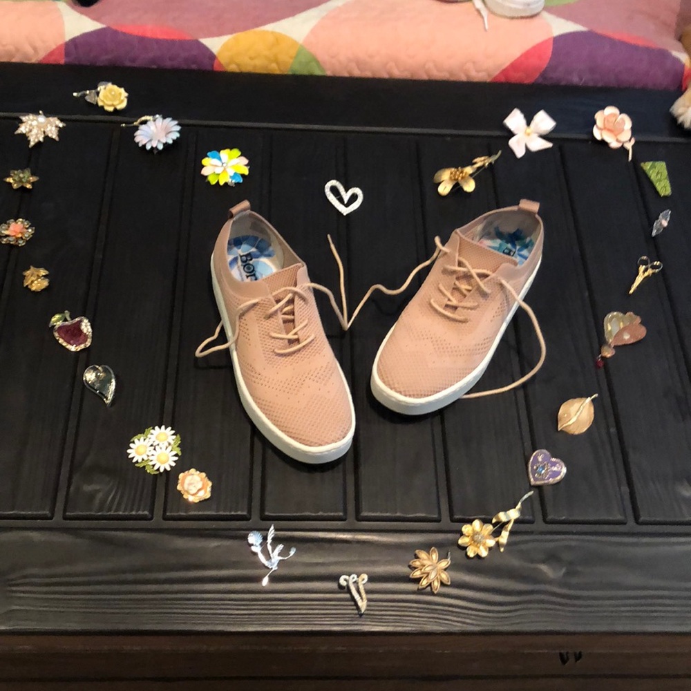 Born Sneakers